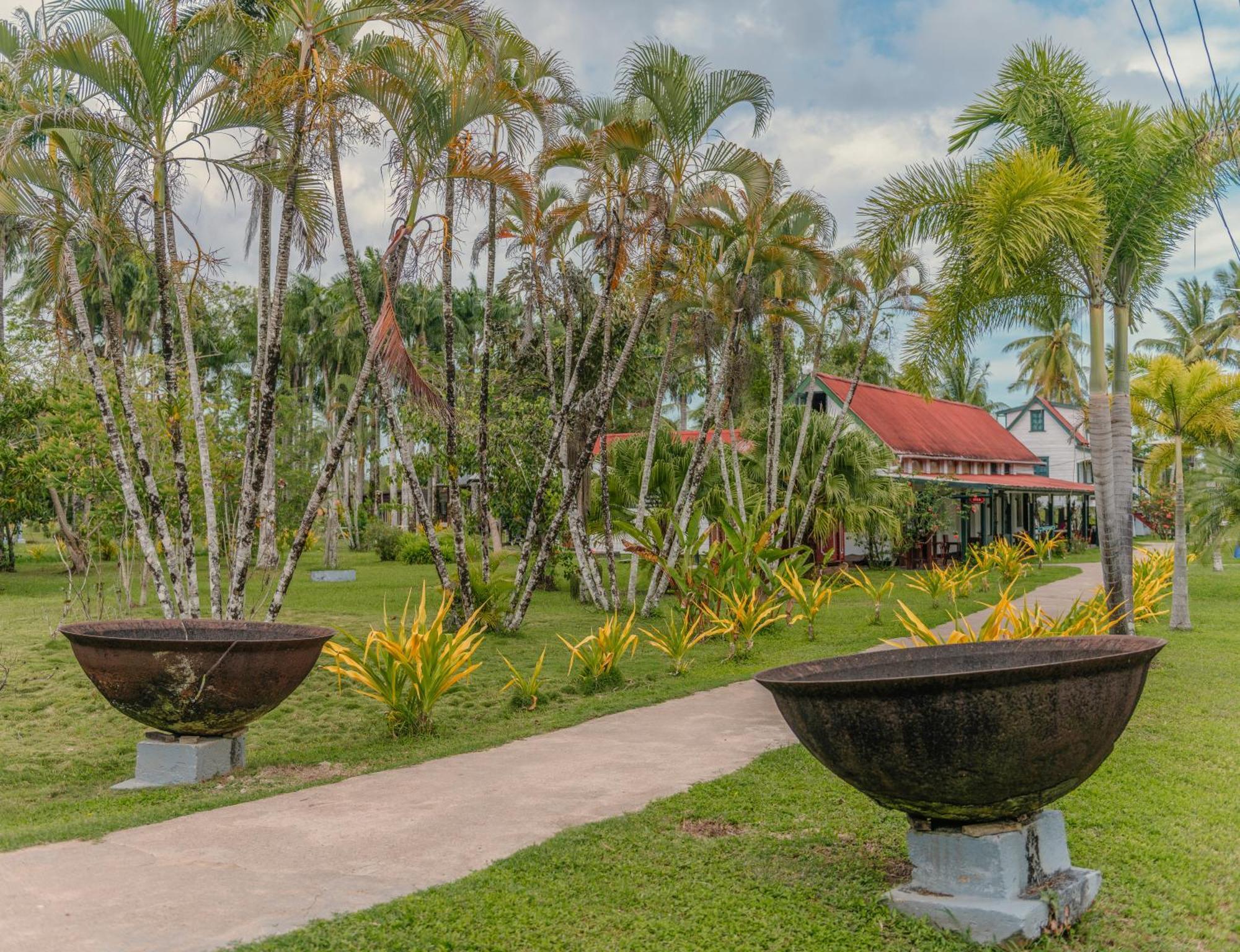 Plantage Resort Frederiksdorp パラマリボ エクステリア 写真